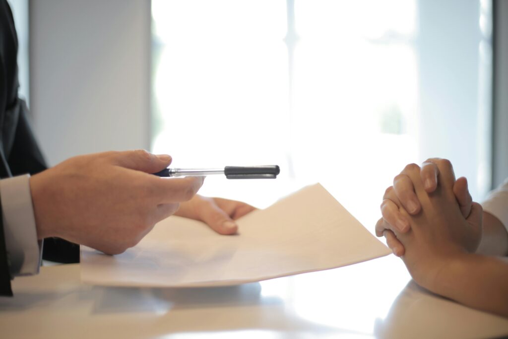 Crédit sans fiche de paie - Signature d'un accord de prêt express dans nos locaux
